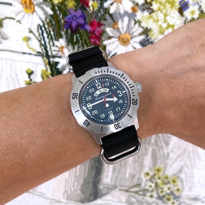 VOSTOK KOMANDIRSKIE K-35 with additional 24hr time and day & night index (350753) - 2